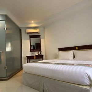 Double Room Private Bathroom